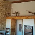 Pensión A La Ferme Au Milieu Des Lavandes 3*