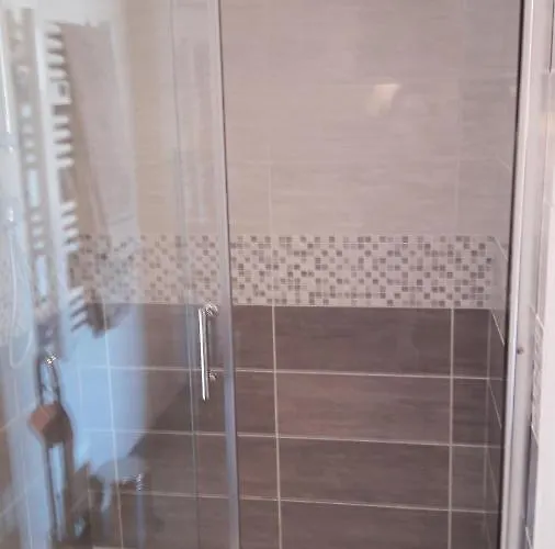 à La Ferme Au Milieu Des Lavandes Valensole