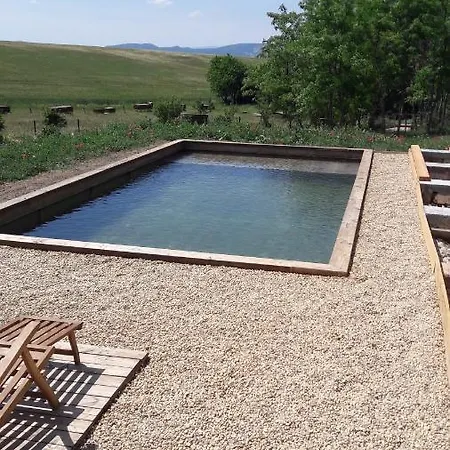 Gasthuis A La Ferme Au Milieu Des Lavandes 3*