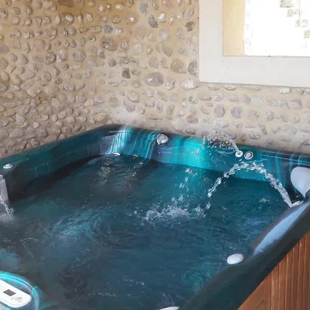 A La Ferme Au Milieu Des Lavandes