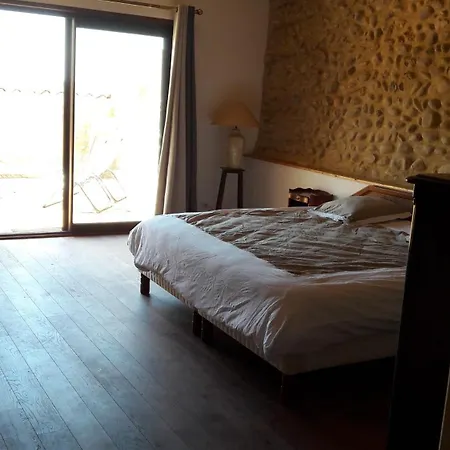 Guest house A La Ferme Au Milieu Des Lavandes 3*