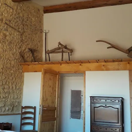 Gasthuis A La Ferme Au Milieu Des Lavandes 3*