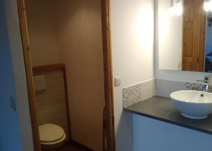 A La Ferme Au Milieu Des Lavandes 3*